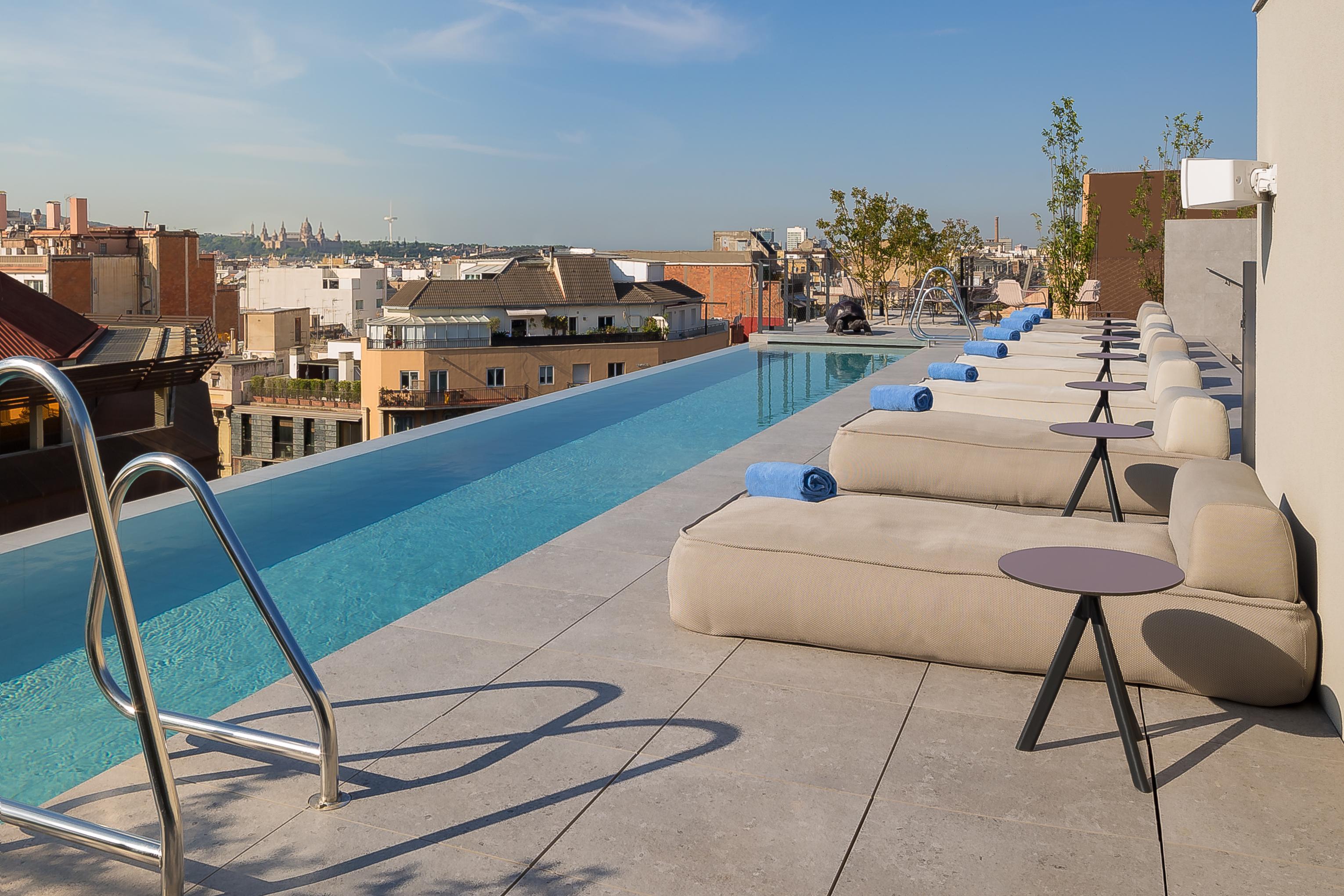Ohla Eixample Hotel Barcelona Ngoại thất bức ảnh Rooftop pool